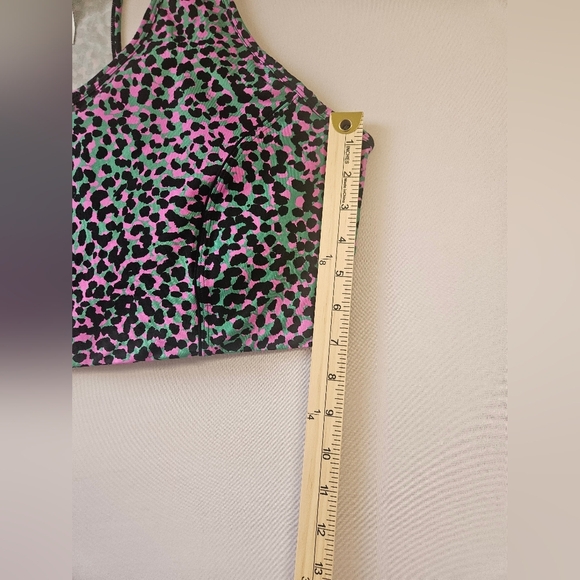 Fabletics Pink & Green Cheetah Print Workout Crop Top - Picture 4 of 6